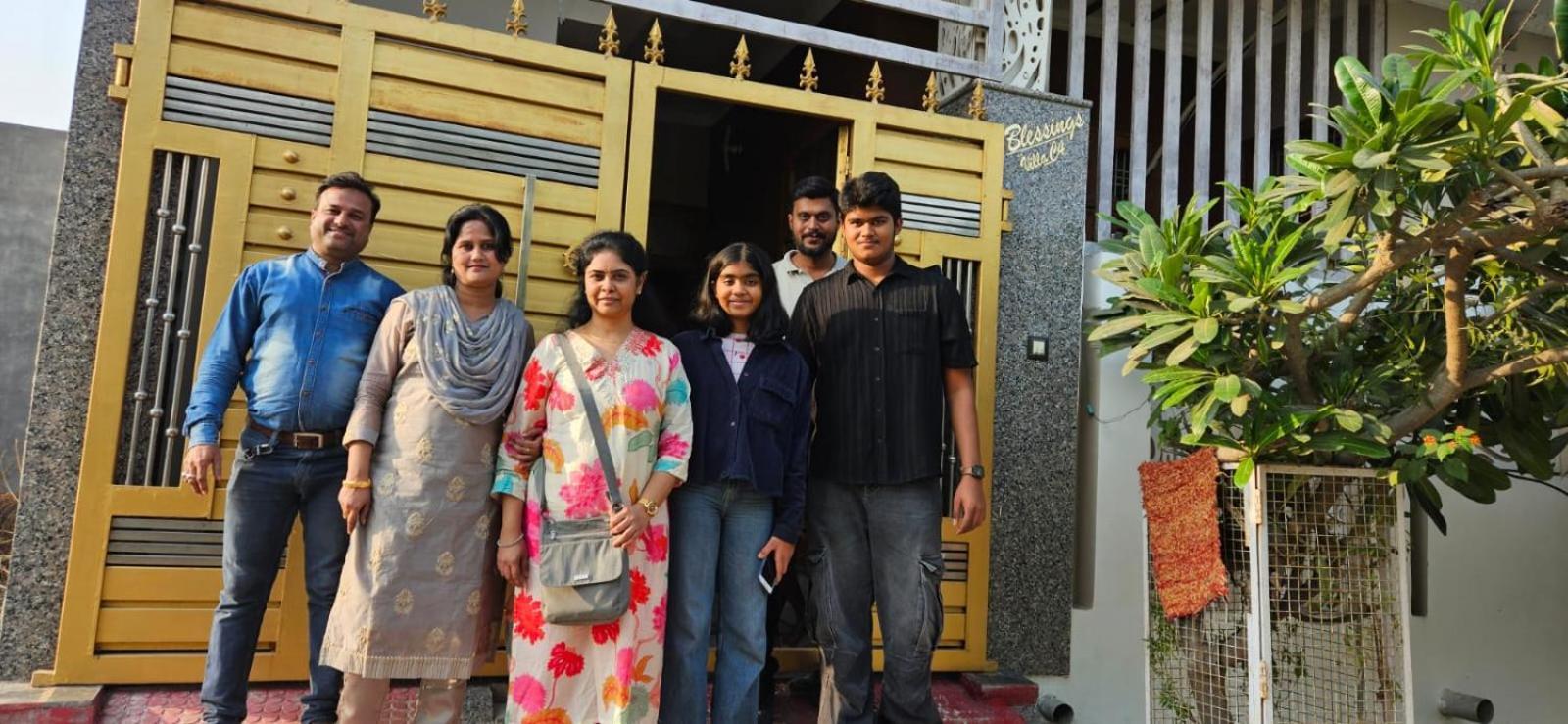 Blessing'S Home Stay 5 Bedrooms Luxury Villa Exquisite 5 Bedroom Villa Ideal Family Home Stay With Spacious Living Lucknow Extérieur photo